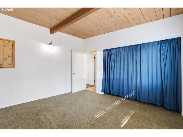 12950 S NEW ERA Rd, Oregon City, OR 97045