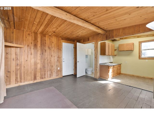 12950 S NEW ERA Rd, Oregon City, OR 97045