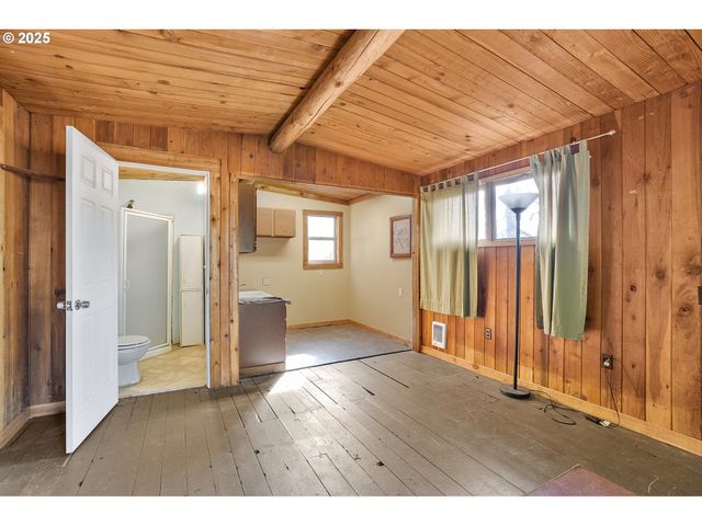 12950 S NEW ERA Rd, Oregon City, OR 97045