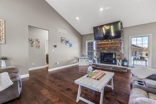 5909 Feezor Road, Farmington, MO 63640