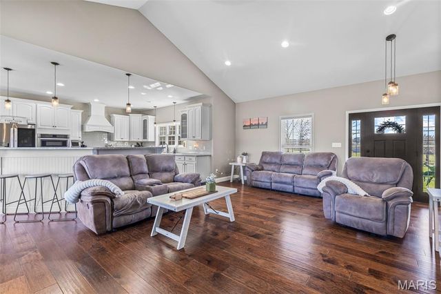 5909 Feezor Road, Farmington, MO 63640