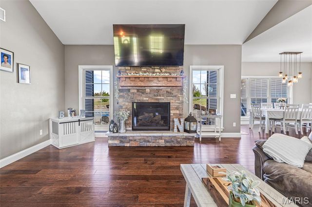 5909 Feezor Road, Farmington, MO 63640