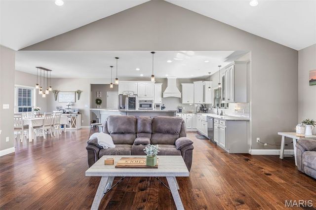 5909 Feezor Road, Farmington, MO 63640