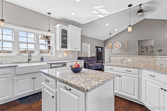 5909 Feezor Road, Farmington, MO 63640