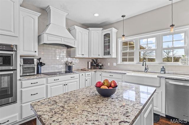 5909 Feezor Road, Farmington, MO 63640