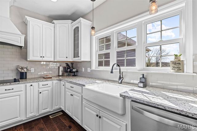 5909 Feezor Road, Farmington, MO 63640