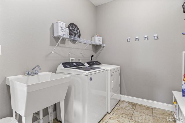 5909 Feezor Road, Farmington, MO 63640