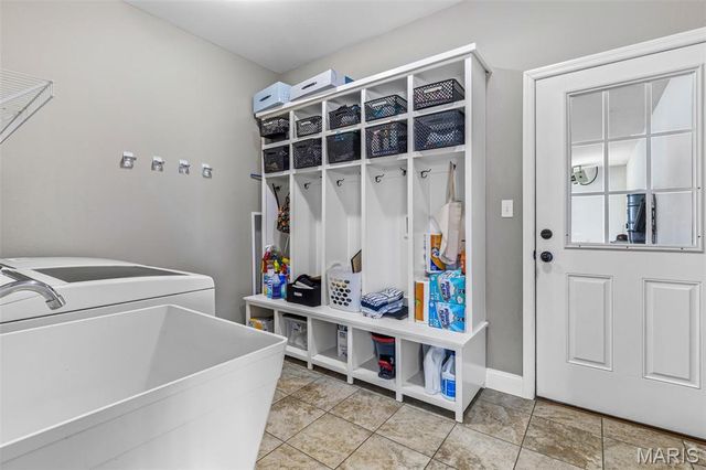 5909 Feezor Road, Farmington, MO 63640