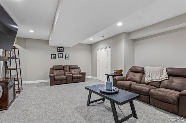 5909 Feezor Road, Farmington, MO 63640