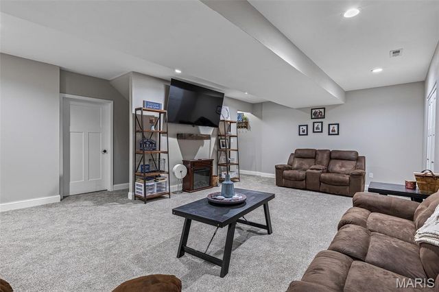 5909 Feezor Road, Farmington, MO 63640