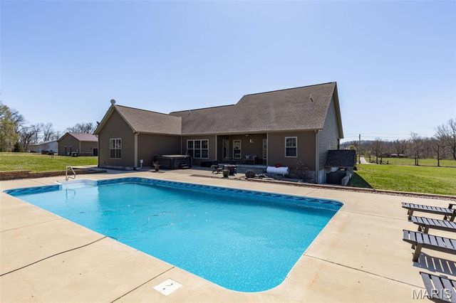 5909 Feezor Road, Farmington, MO 63640