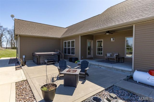 5909 Feezor Road, Farmington, MO 63640