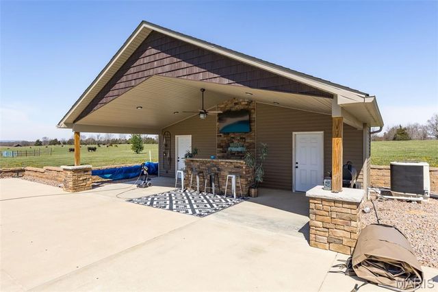 5909 Feezor Road, Farmington, MO 63640