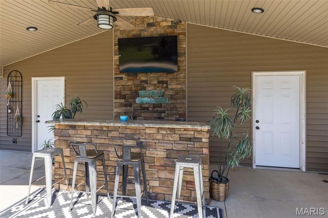 5909 Feezor Road, Farmington, MO 63640