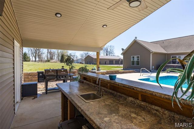 5909 Feezor Road, Farmington, MO 63640