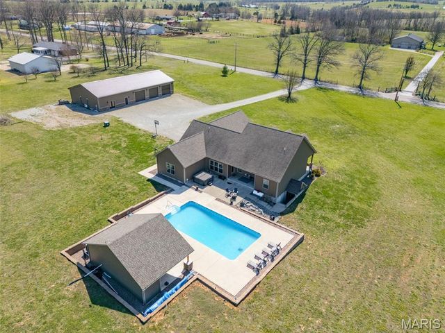 5909 Feezor Road, Farmington, MO 63640