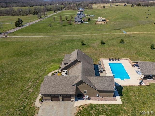 5909 Feezor Road, Farmington, MO 63640