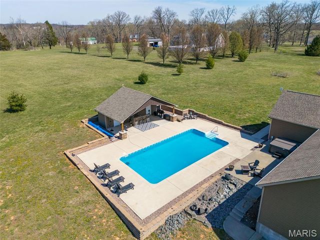 5909 Feezor Road, Farmington, MO 63640