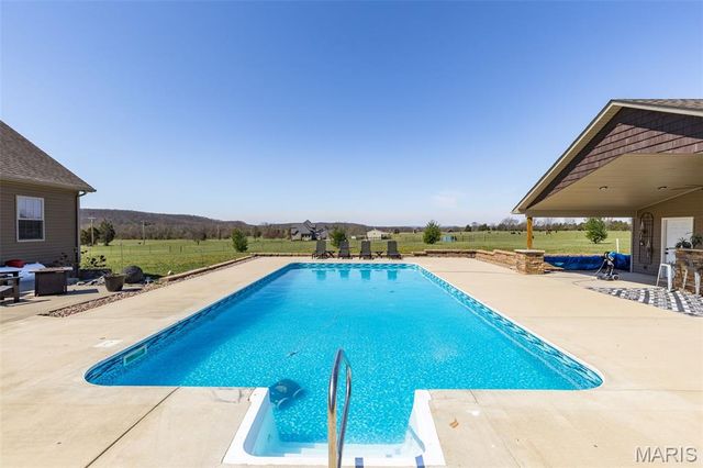 5909 Feezor Road, Farmington, MO 63640