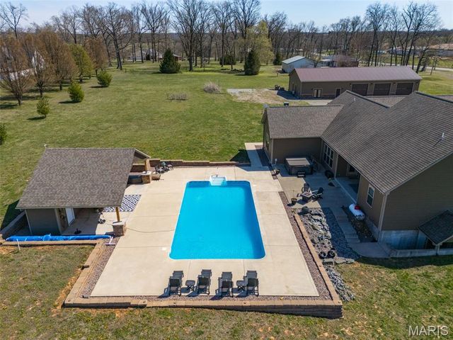 5909 Feezor Road, Farmington, MO 63640
