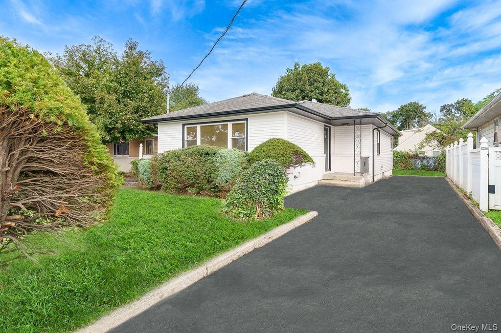 212 Westbury Boulevard, Hempstead, NY 11550
