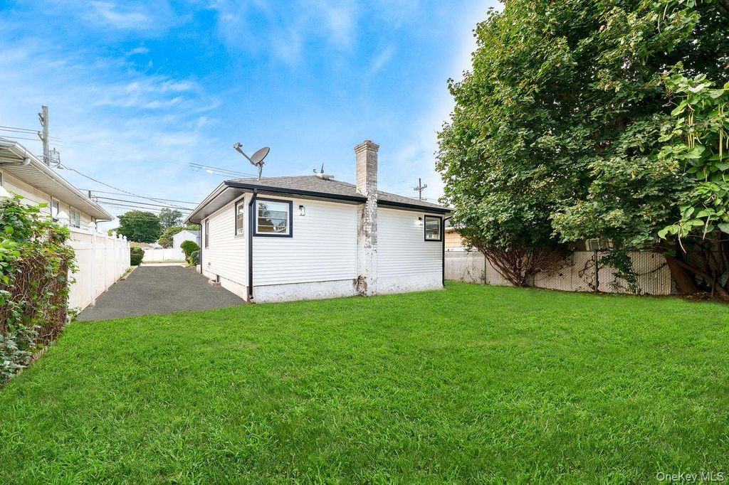 212 Westbury Boulevard, Hempstead, NY 11550 — photo 3