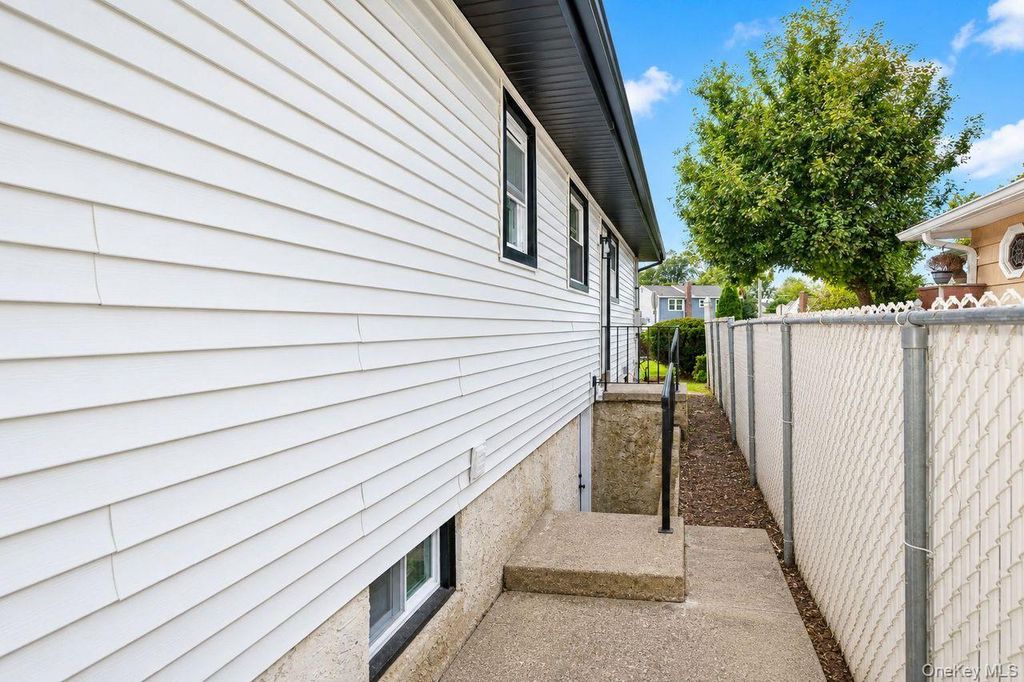 212 Westbury Boulevard, Hempstead, NY 11550 — photo 4