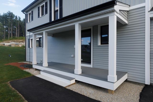 39 Windsor Lane A, Hudson, NH 03051