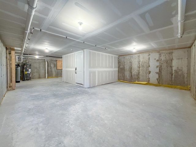 39 Windsor Lane A, Hudson, NH 03051