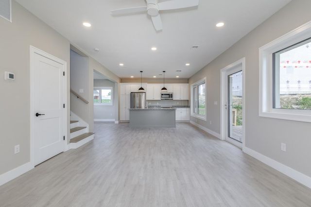 39 Windsor Lane A, Hudson, NH 03051
