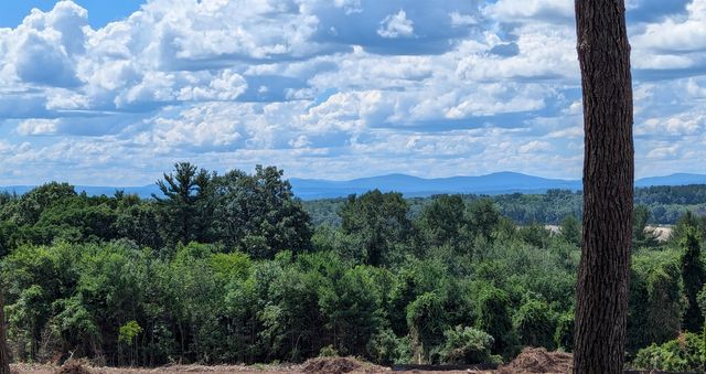 39 Windsor Lane A, Hudson, NH 03051