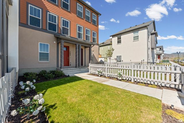 7003 S SOUTH JORDAN PKWY, South Jordan, UT 84009