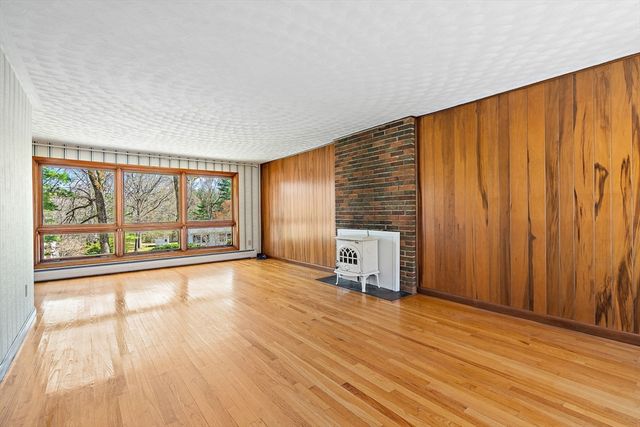 38 Collins Rd, Northborough, MA 01532