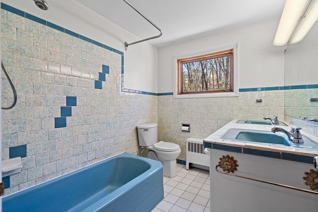 38 Collins Rd, Northborough, MA 01532