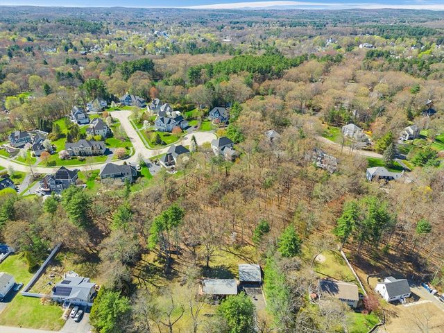 38 Collins Rd, Northborough, MA 01532