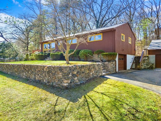 38 Collins Rd, Northborough, MA 01532