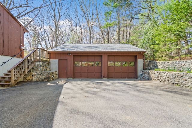 38 Collins Rd, Northborough, MA 01532