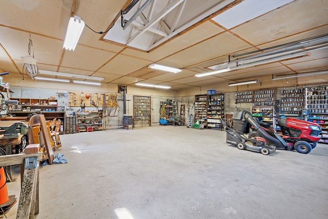 38 Collins Rd, Northborough, MA 01532