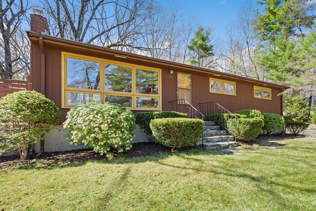 38 Collins Rd, Northborough, MA 01532