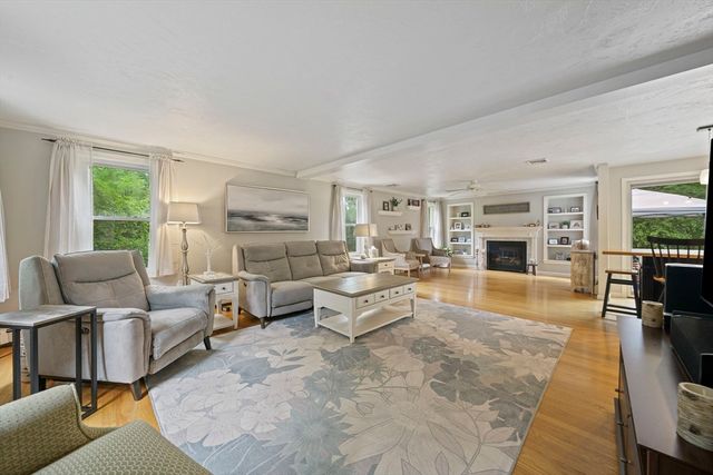 12 Hillcrest Rd, Kingston, MA 02364