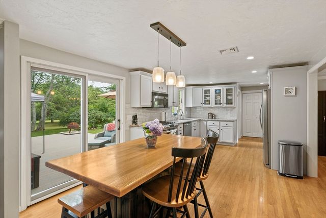12 Hillcrest Rd, Kingston, MA 02364
