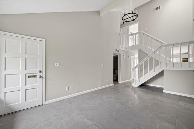 2340 Woodland Park Drive 113, Houston, TX 77077