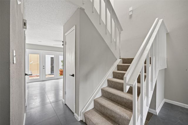 2340 Woodland Park Drive 113, Houston, TX 77077