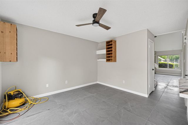 2340 Woodland Park Drive 113, Houston, TX 77077