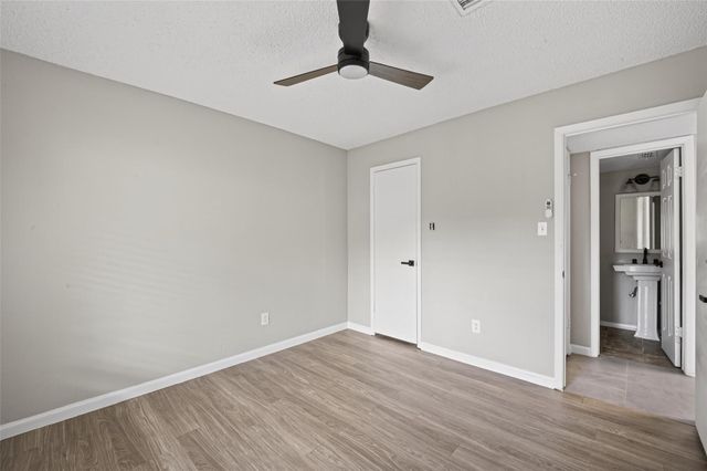 2340 Woodland Park Drive 113, Houston, TX 77077