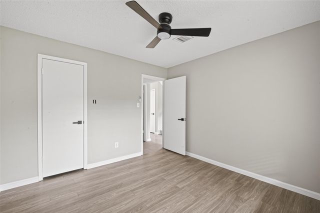 2340 Woodland Park Drive 113, Houston, TX 77077