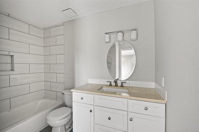 2340 Woodland Park Drive 113, Houston, TX 77077