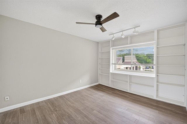 2340 Woodland Park Drive 113, Houston, TX 77077