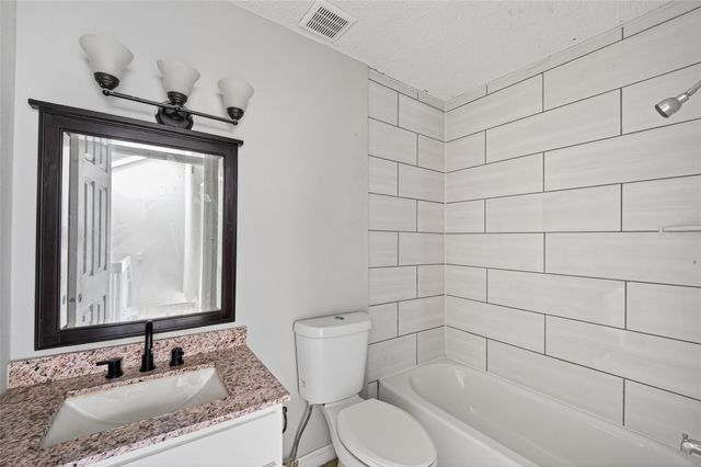 2340 Woodland Park Drive 113, Houston, TX 77077