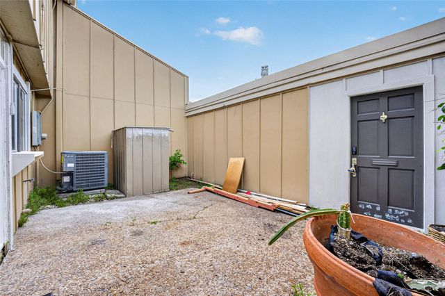 2340 Woodland Park Drive 113, Houston, TX 77077